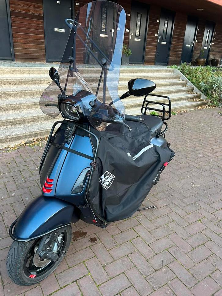 Vespa sprint 2020, Fietsen en Brommers, Scooters | Vespa, Zo goed als nieuw, Benzine, Ophalen of Verzenden
