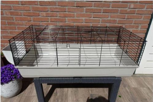 Mooie GROTE licht grijze kooi / zwarte tralies en hooiruif !, Dieren en Toebehoren, Knaagdieren en Konijnen | Hokken en Kooien