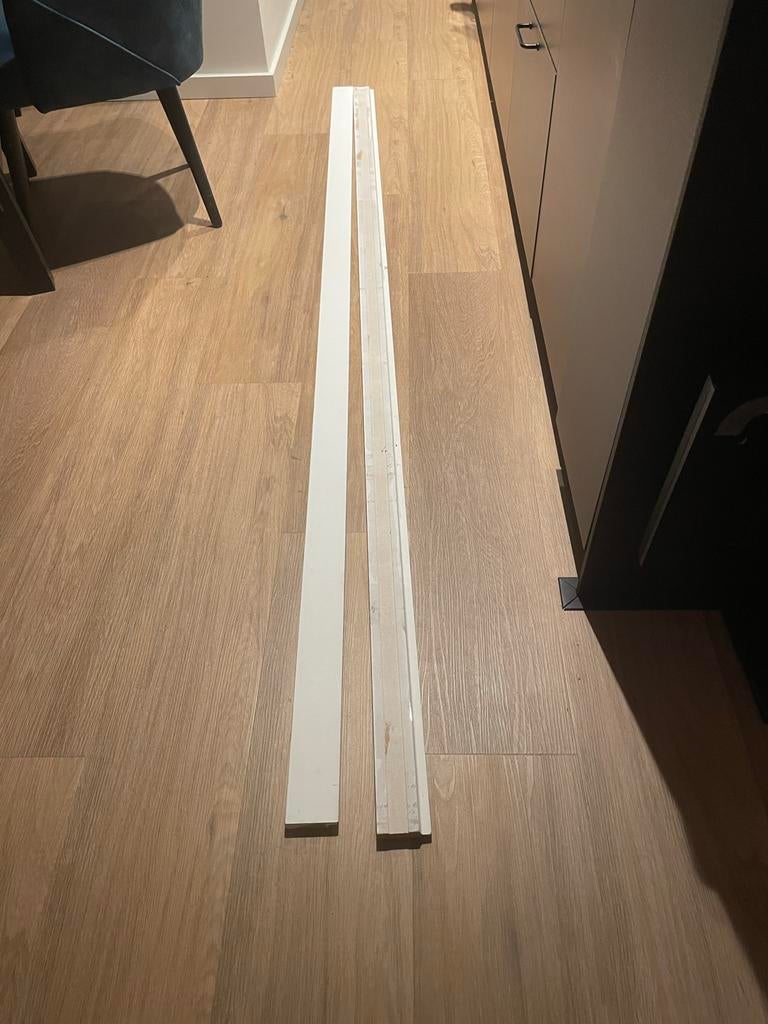 Witte Plinten gegrond - 2x MDF 18x70mm, Nieuw, Ophalen of Verzenden, Mdf, 200 tot 250 cm