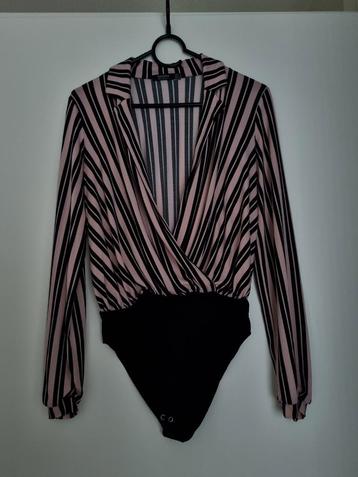 Roze-zwart gestreepte body blouse van Bershka beschikbaar voor biedingen