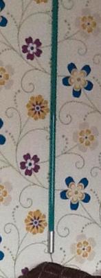 Wandlamp in de vorm van een groene verticale buis, Ophalen, Zo goed als nieuw