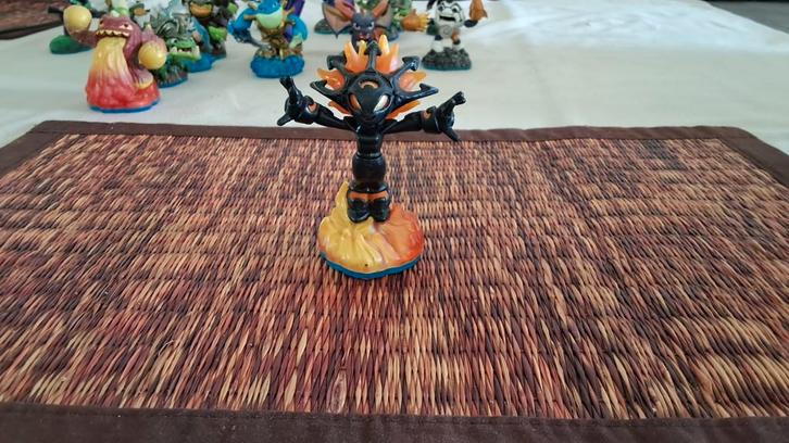 Skylanders LIGHTCORE SMOLDERDASH swap force, Spelcomputers en Games, Games | Overige, Zo goed als nieuw, Avontuur en Actie, 1 speler
