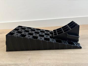 Milenco MGI Wedge Leveller Set beschikbaar voor biedingen