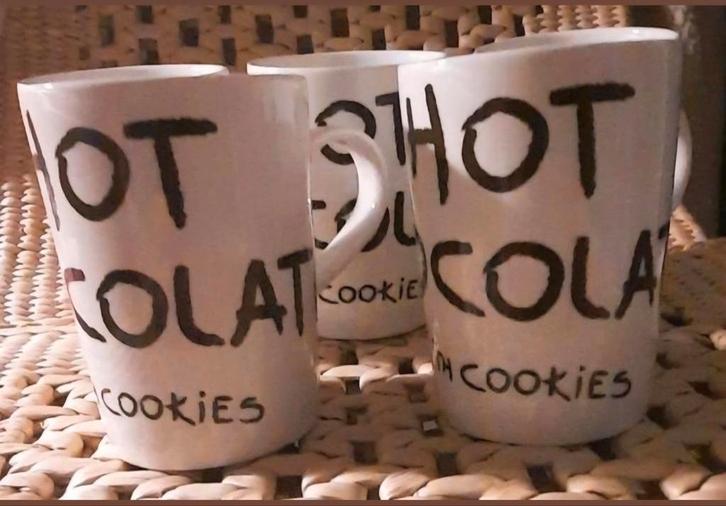 Rivièra Maison Hot Chocolate Mokken Set (5 stuks), Huis en Inrichting, Keuken | Servies, Zo goed als nieuw, Kop(pen) en/of Schotel(s)