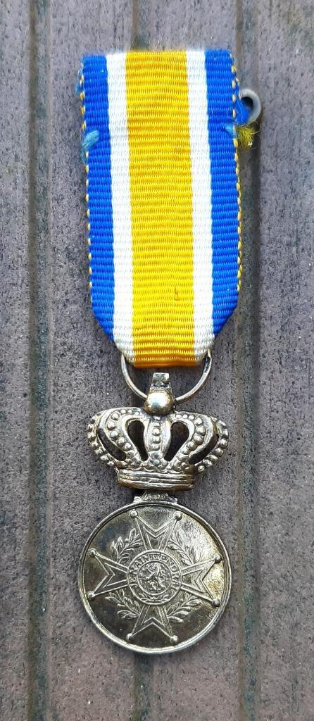 Eremedaille Orde van Oranje Nassau bronzen miniatuur, Verzamelen, Militaria | Algemeen, Overige soorten, Lintje, Medaille of Wings