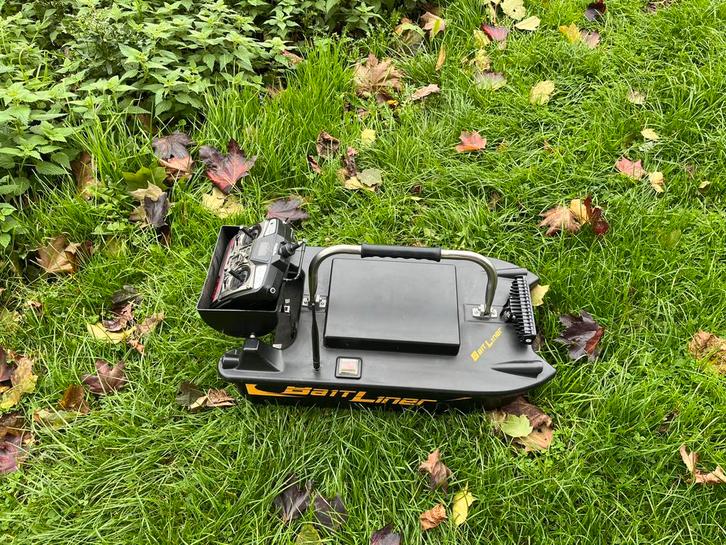 Voerboot omgebouwd, Watersport en Boten, Hengelsport | Karpervissen, Zo goed als nieuw, Overige typen, Ophalen of Verzenden