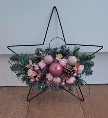 Roze gedecoreerde kerstster. Nieuw beschikbaar voor biedingen
