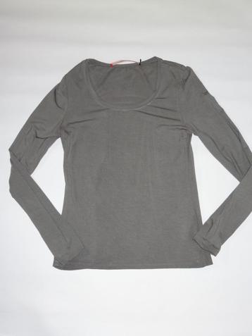 GRIJZE longsleeve M in ~~nieuw~~ staat beschikbaar voor biedingen