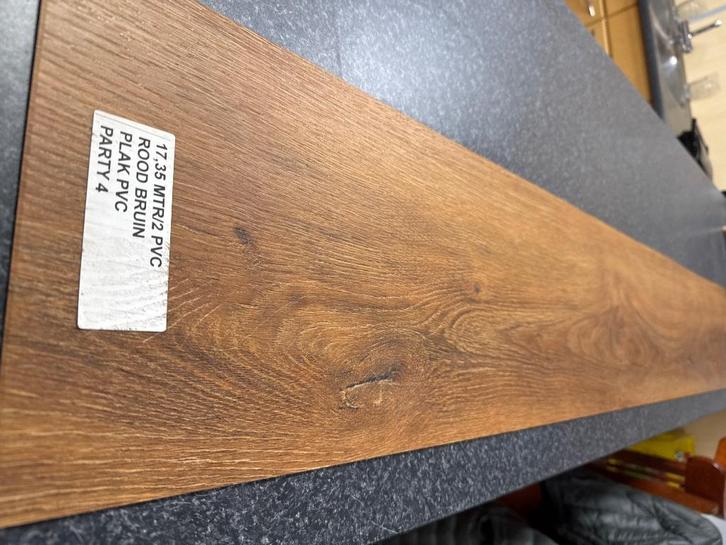 17,.35 MTR/2 PVC PLAK  ROOD BRUIN SLK WOONK HAL, Huis en Inrichting, Stoffering | Vloerbedekking, Overige typen, Bruin, Rood, Ophalen