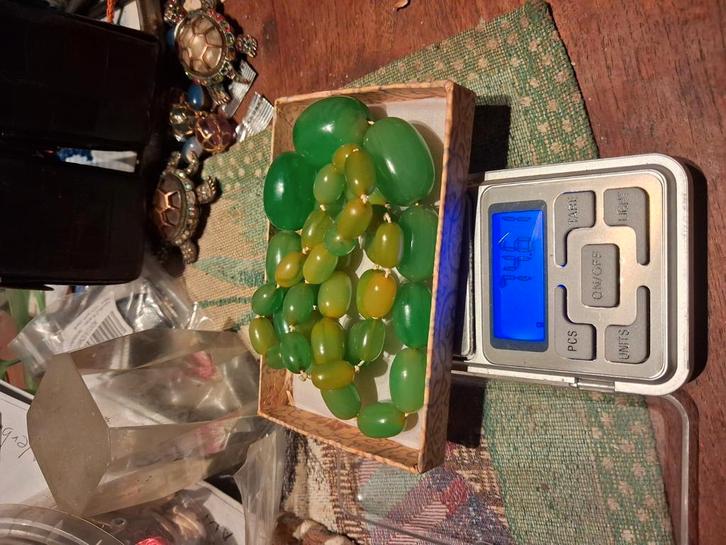 zeldzame bakalit catelin  GROENE olijven model ketting, Antiek en Kunst, Antiek | Kleding en Accessoires, Verzenden