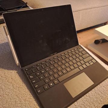 Windows Surface Pro 6 - Intel i5-8350U / 8GB RAM beschikbaar voor biedingen