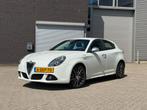 Alfa Romeo Giulietta 1.4 Turbo 19.655 km NAP !!!!!!!!, Auto's, Alfa Romeo, Voorwielaandrijving, Zwart, 4 cilinders, Wit