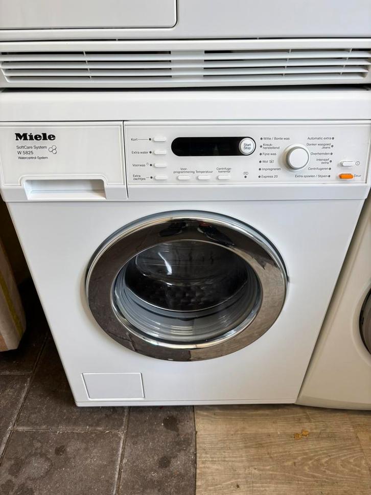Miele 1600 Toeren Wasmachine - Werkt Goed - Schoon, Witgoed en Apparatuur, Wasmachines, Gebruikt, Voorlader, 6 tot 8 kg, 85 tot 90 cm
