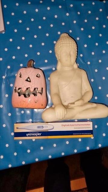 Boeddha, Halloween, schaar, Thermometer, schoonmaakmiddel beschikbaar voor biedingen