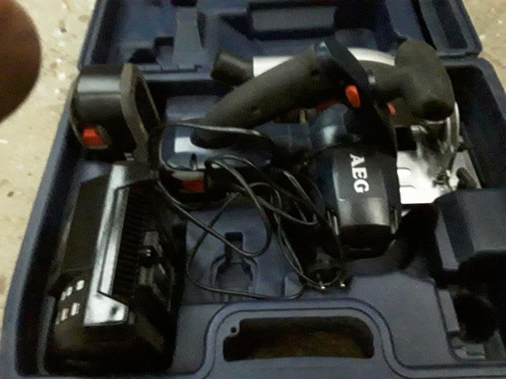 Aeg accu cirkelzaag, Doe-het-zelf en Verbouw, Gereedschap | Zaagmachines, Ophalen, 1200 watt of meer, Cirkelzaag, 30 tot 70 mm