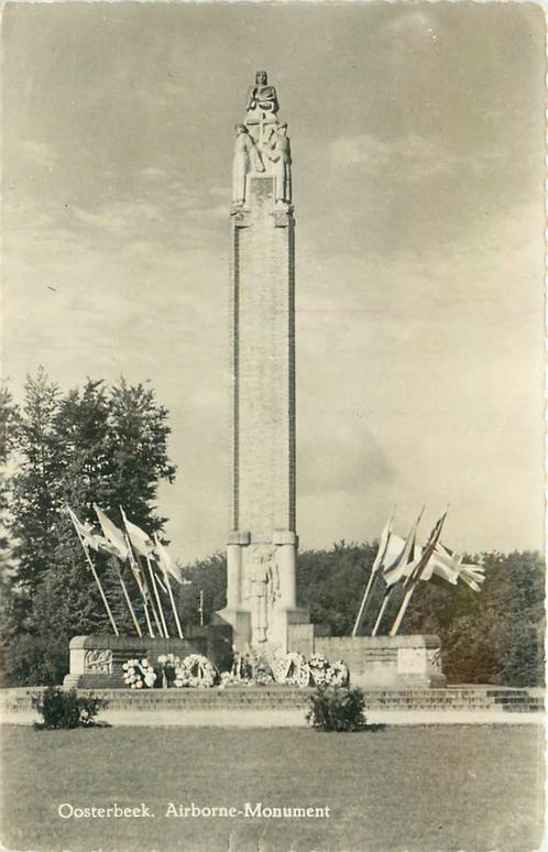 (387-022-029) Oosterbeek Airborne Monument, Verzamelen, Ansichtkaarten | Nederland, Gelderland, Verzenden