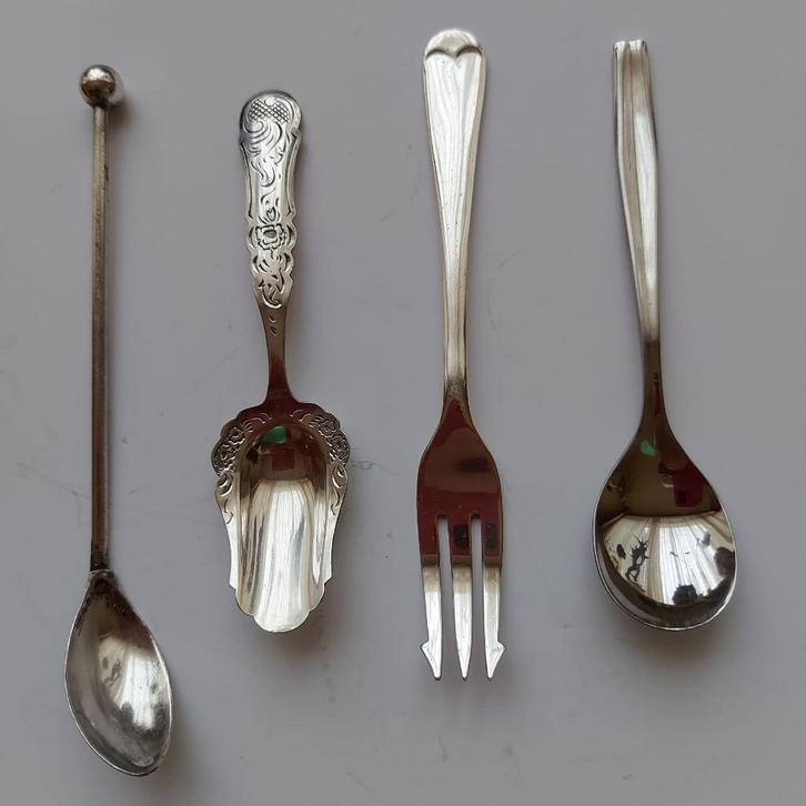 Diverse lepels en een vorkje, Antiek en Kunst, Antiek | Bestek, Ophalen of Verzenden