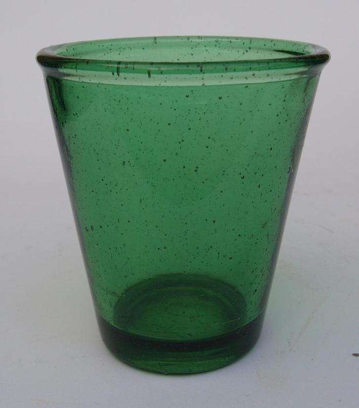 Antiek glaasje - groen, Antiek en Kunst, Antiek | Glas en Kristal, Ophalen of Verzenden