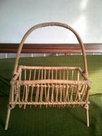 Rieten krantentijdschriftenrek, Ophalen of Verzenden, Rond, Riet