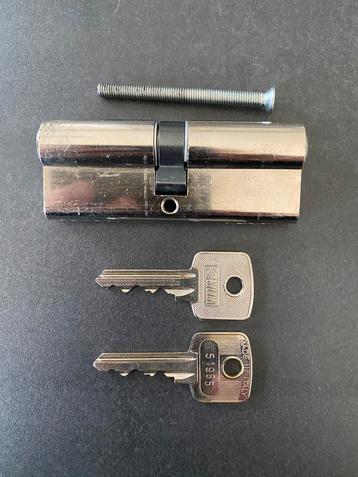 Cilinderslot 41/41 + 2 sleutels beschikbaar voor biedingen