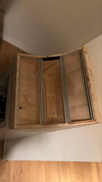 Simple Eurorack case 9U 84HP beschikbaar voor biedingen