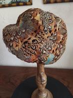 Vintage hoed met veren, Kleding | Dames, Hoeden en Petten, Ophalen of Verzenden, Zo goed als nieuw, One size fits all