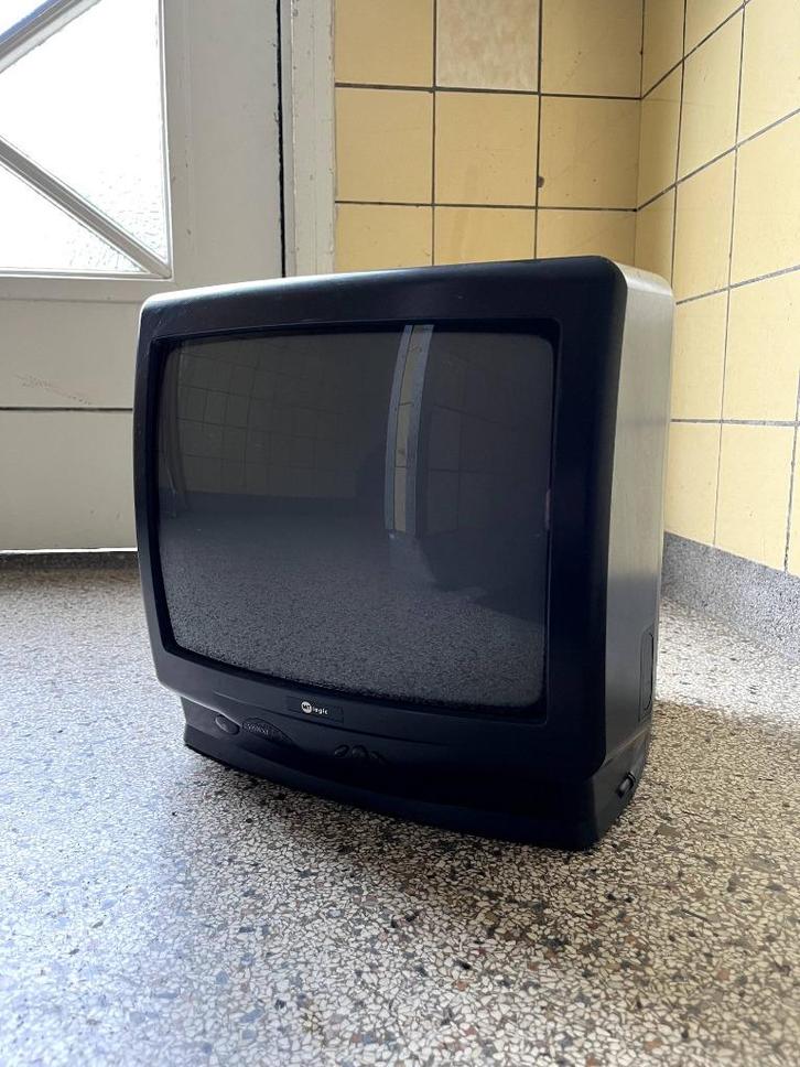 MT Logic televisie toestel, Audio, Tv en Foto, Televisies, Gebruikt, Overige merken, 50 Hz, Ophalen