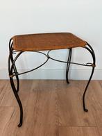 Vintage Zweedse bijzet tafel uit de jaren 70., 45 tot 60 cm, Minder dan 55 cm, Ophalen of Verzenden, Zo goed als nieuw