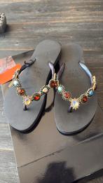 Uzurii slippers 39/40 nieuw zwart, Kleding | Dames, Slippers, Zwart, Nieuw, Ophalen of Verzenden