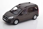 Peugeot Partner 2016 Moka Bruin Schaal 1:18 Norev Ref 184894, Hobby en Vrije tijd, Auto, Norev, Ophalen of Verzenden, Norev