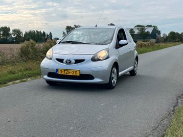 Weekend aanbieding Toyota Aygo 1.0 12V  Grijs beschikbaar voor biedingen