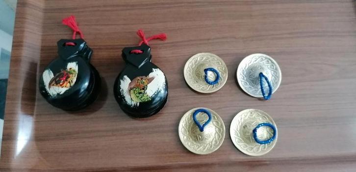 Vintage  dubbele castagnetten en  klankbekkens Vanaf € 20,00, Muziek en Instrumenten, Overige Muziek en Instrumenten, Gebruikt