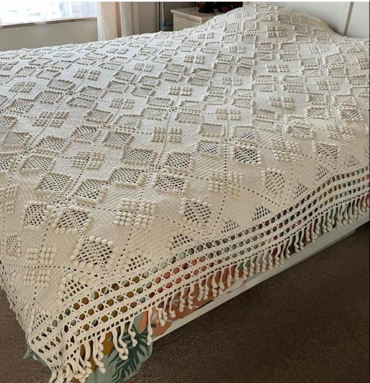 Handgemaakte Gehaakte Sprei Crèmekleurig, Beige, Tweepersoons, Ophalen of Verzenden, Deken of Dekbed