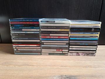 Doosje met cd's van diverse bekende artiesten.  beschikbaar voor biedingen