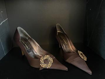 Mooie pumps van Ashley Brooke - amper gedragen - maat 39 beschikbaar voor biedingen