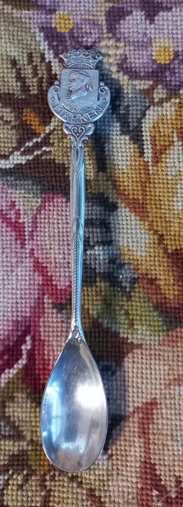 Leuk verzilverd brocant lepeltje van Marken, gemerkt 90, Antiek en Kunst, Curiosa en Brocante, Ophalen of Verzenden