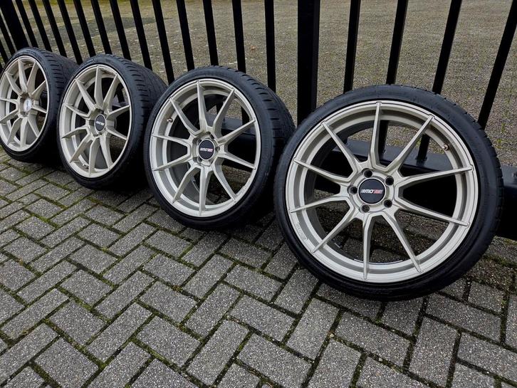 Motec Ultralight MCR2 ET 43 8.5J GOLF GTI AUDI RS3, Auto-onderdelen, Banden en Velgen, Banden en Velgen, Zomerbanden, 19 inch