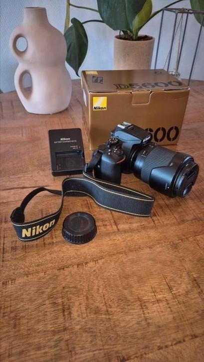 Nikon D5600 Tamron 18-200mm, Audio, Tv en Foto, Fotocamera's Digitaal, Zo goed als nieuw, Nikon, 8 keer of meer, Ophalen of Verzenden