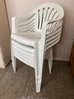 6 witte stapelstoelen en 2 kussentjes, Ophalen, Gebruikt, Kunststof