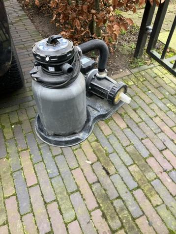 Grote zandfilter voor zwembad beschikbaar voor biedingen