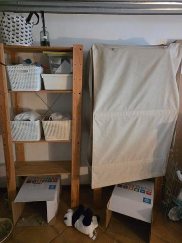 Twee Ikea Ivar stellingkasten, 1 met hoes - afbeelding 1