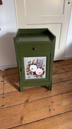 Nachtkastje met origineel schilderijtje van Frits vd Made, Huis en Inrichting, Ophalen, Zo goed als nieuw, Minder dan 45 cm