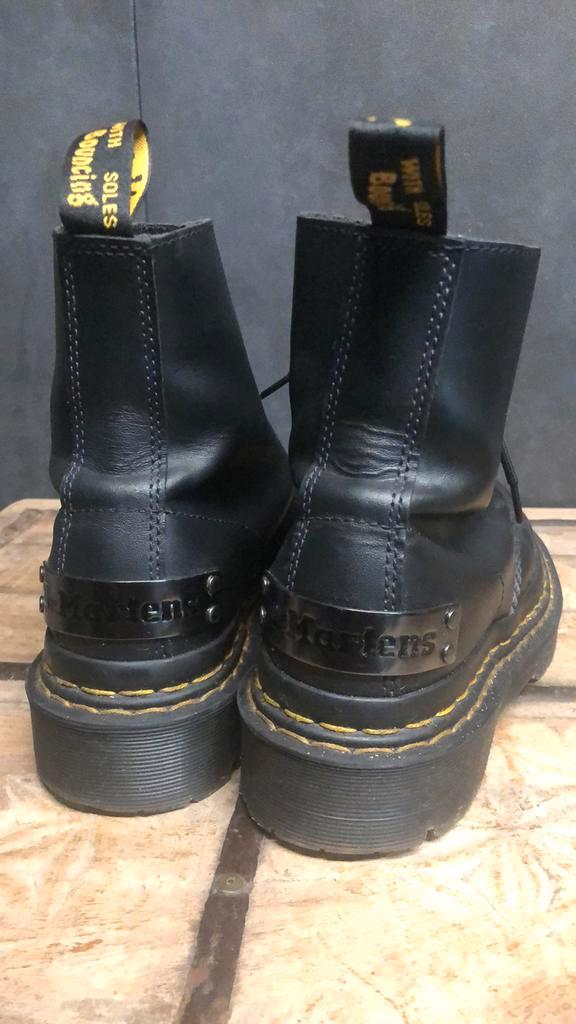 Dr martens uniek!, Kleding | Dames, Schoenen, Zo goed als nieuw, Zwart, Ophalen of Verzenden