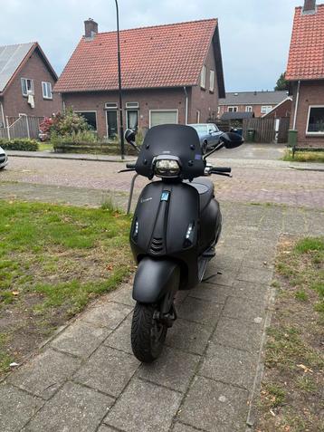 Te koop vespa sprint snotscooter mat zwart 2020 beschikbaar voor biedingen