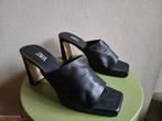 Mooie zwart lederen muiltjes van Zara  mt. 39, Ophalen of Verzenden, Zo goed als nieuw, Zwart