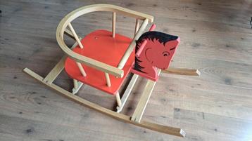 Hobbelpaard beschikbaar voor biedingen