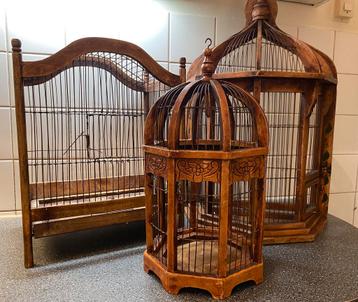 Prachtige brocante houten vogelkooien.(diverse modellen) beschikbaar voor biedingen