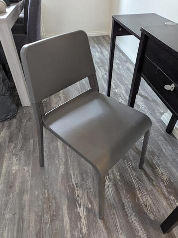 Kunststof bureaustoel – grijs beschikbaar voor biedingen