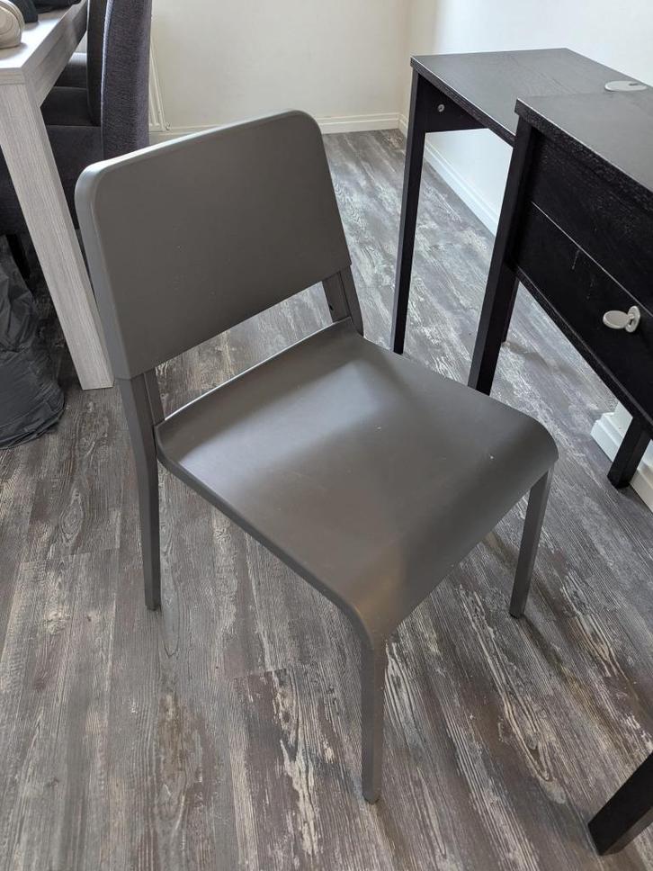 Kunststof bureaustoel – grijs, Huis en Inrichting, Bureaustoelen, Zo goed als nieuw, Bureaustoel, Grijs, Ophalen of Verzenden