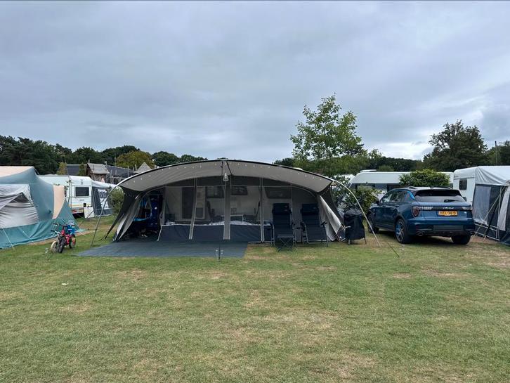 Unico Verona voortent + dakluifel – Omloopmaat 15 (1026 cm), Caravans en Kamperen, Tenten, tot en met 4, Zo goed als nieuw, Ophalen of Verzenden